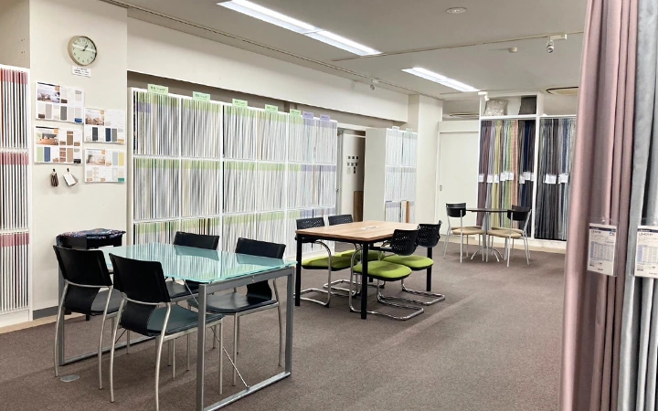 広島ショールーム　壁紙・カーテンの現物展示