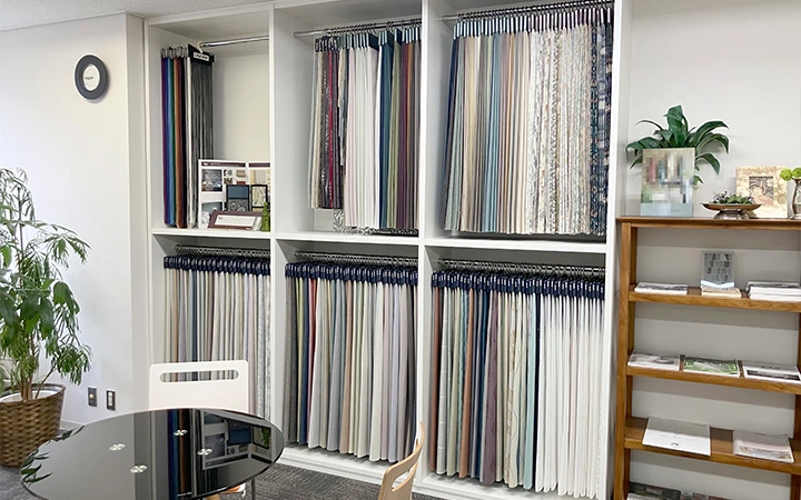 大阪ショールーム　カーテンの現物展示