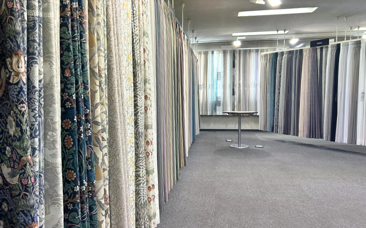 札幌ショールーム　カーテンの現物展示