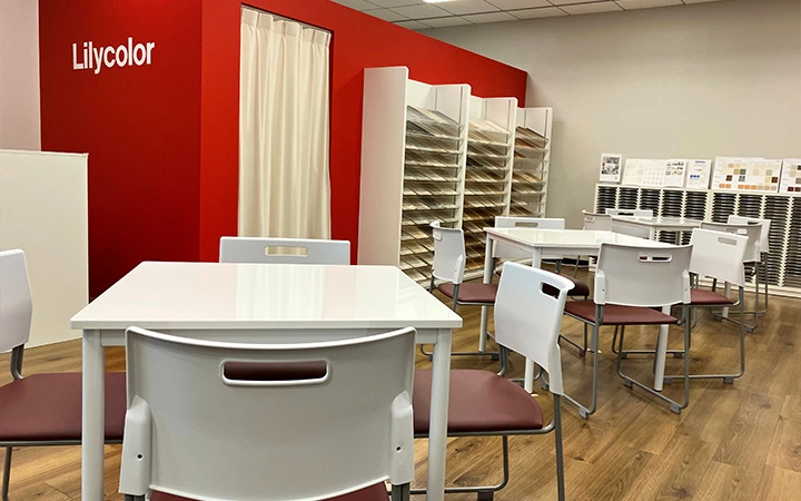 横浜ショールーム　壁紙・床材の現物展示