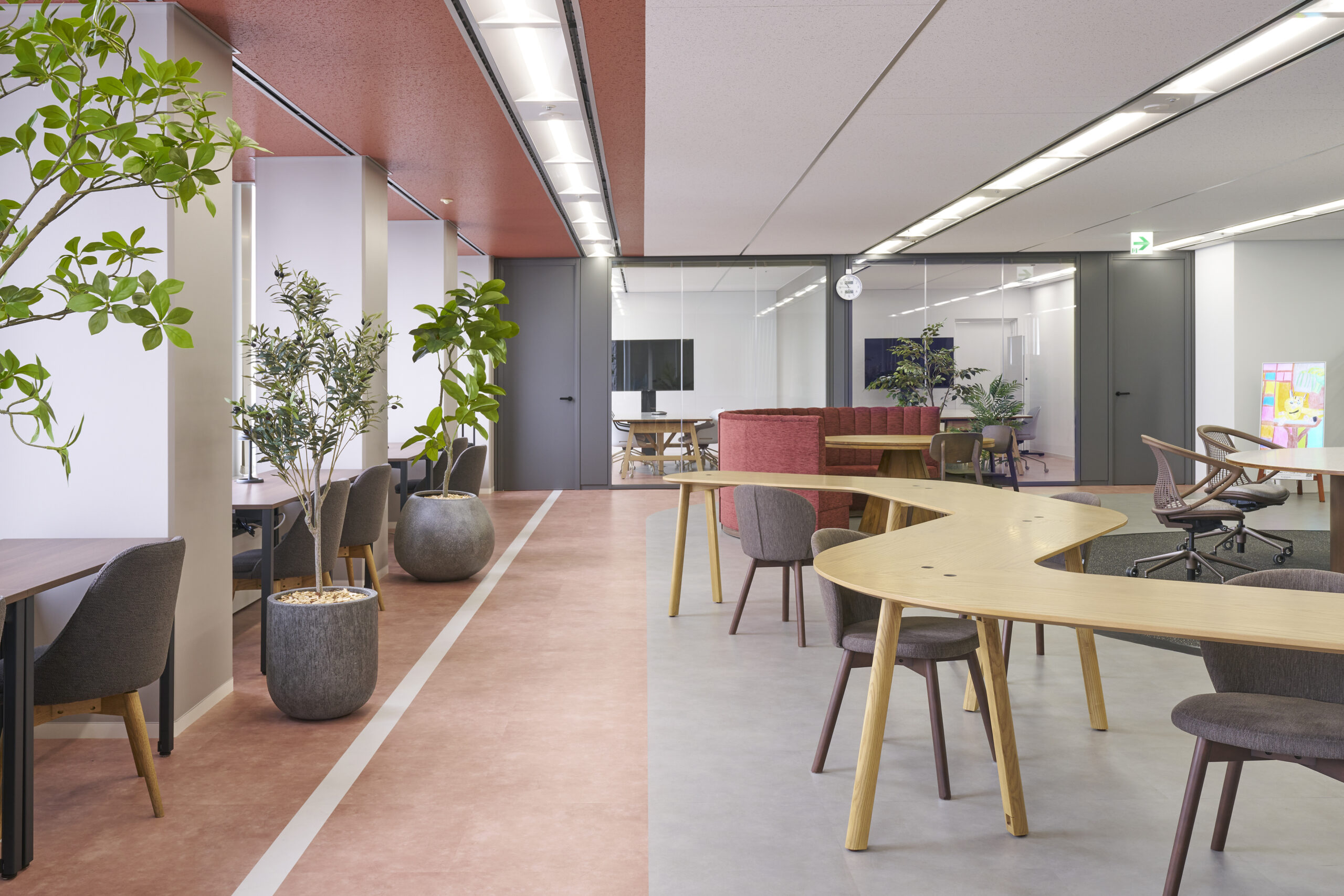 MOBILOTS株式会社様のリフレッシュスペース