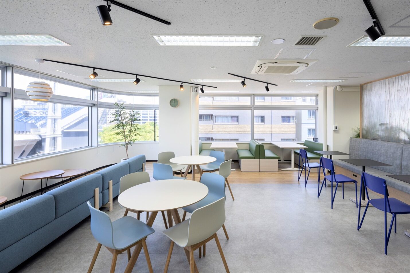 「音」で職場の生産性を改善!オフィス環境で重要な音の効果 | リリカラ株式会社