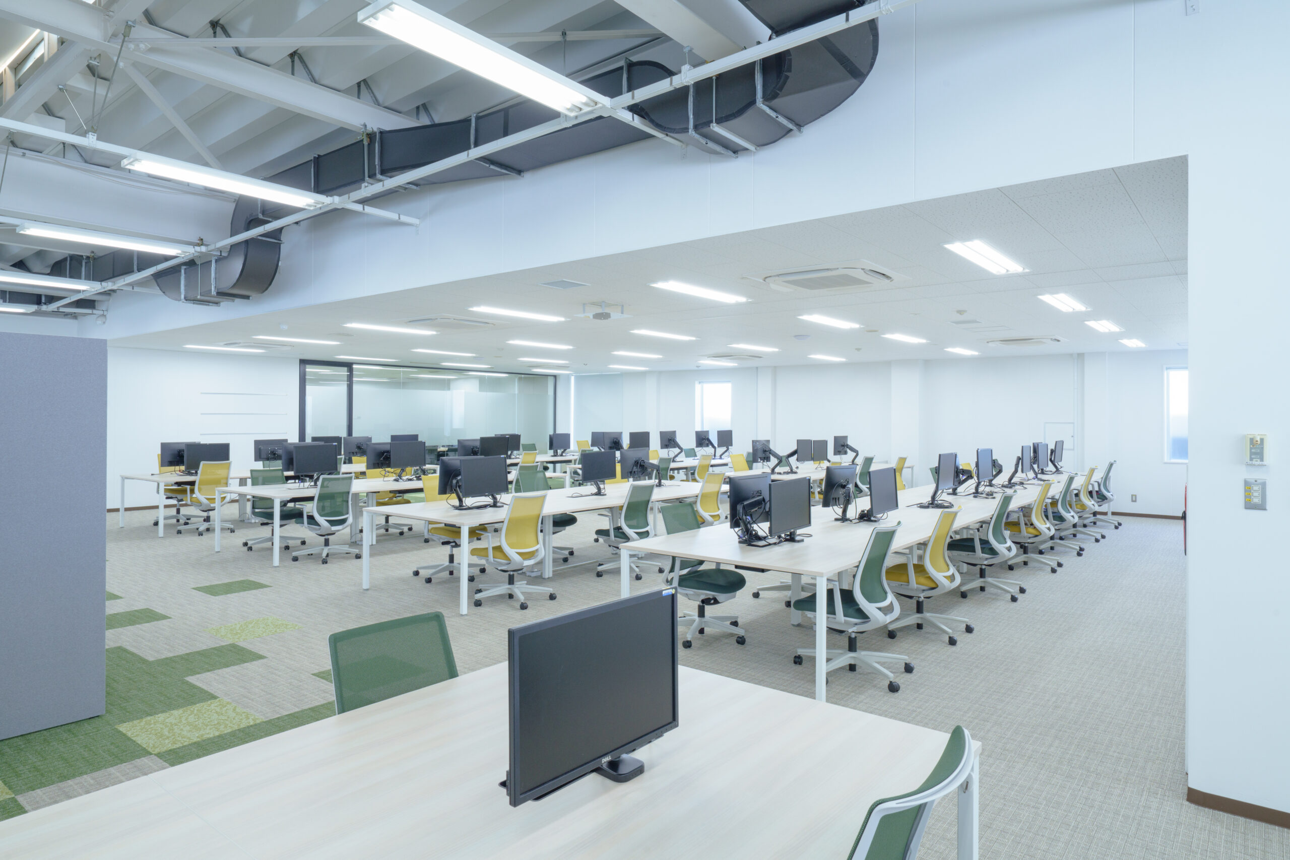 ミネベア アクセスソリューションズ株式会社の執務室