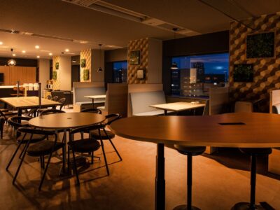 カフェエリア 夜