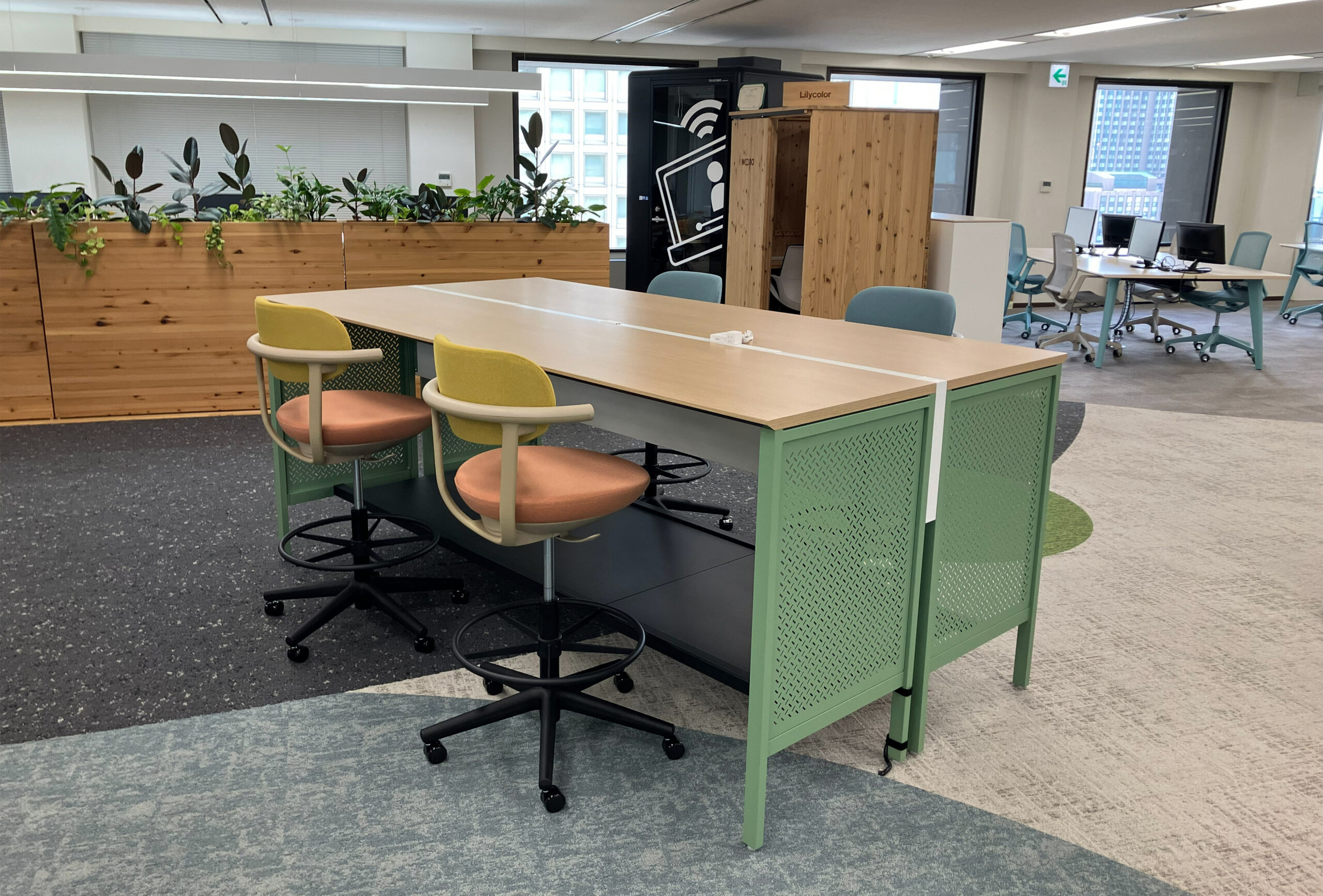 ハイカウンターでの打合せ