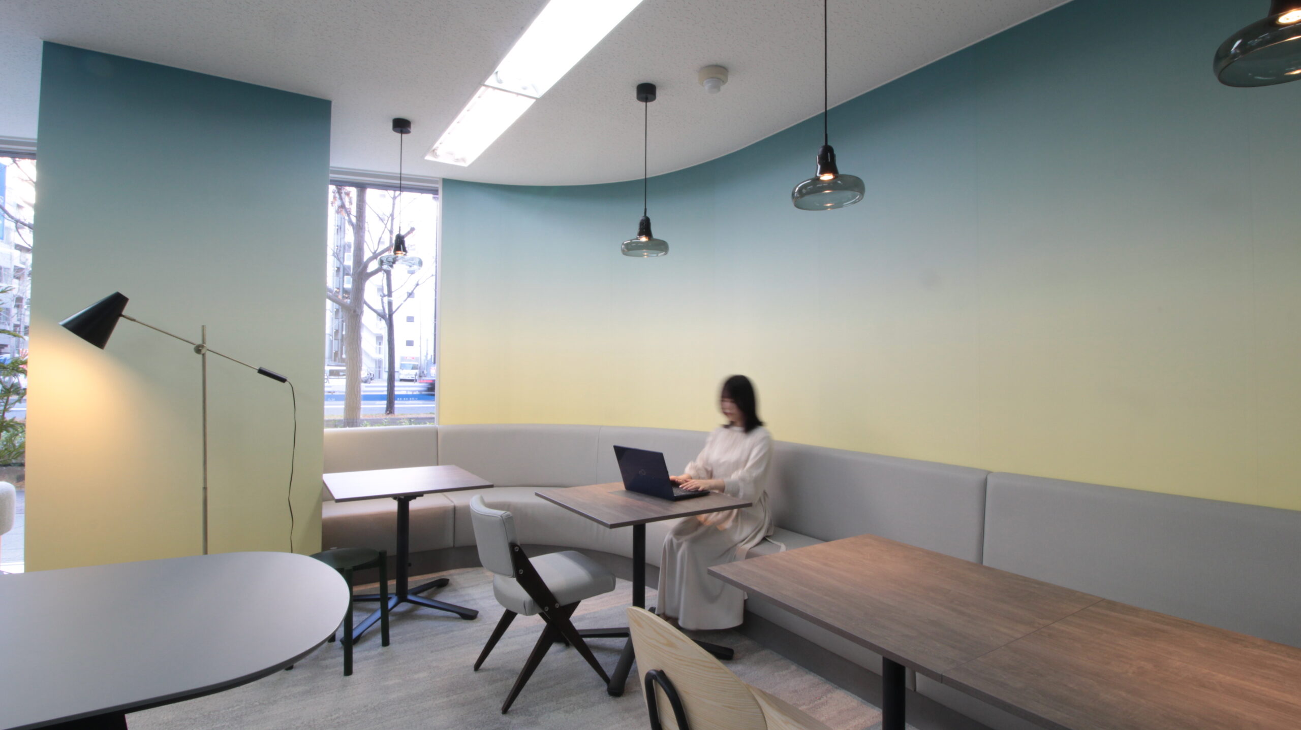 狭いオフィスのリフレッシュスペースの事例